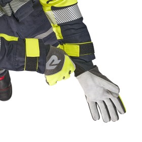 Rękawice do pożarów w przestrzeni otwartej i akcji ratownictwa technicznego